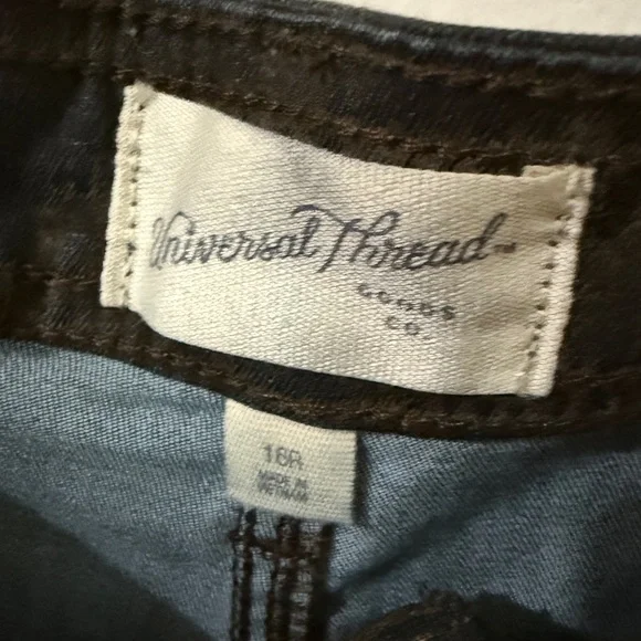 Universal Thread Women's High-Rise Flocked Sailor Wide Leg ankle jeans worn once - Picture 4 of 8